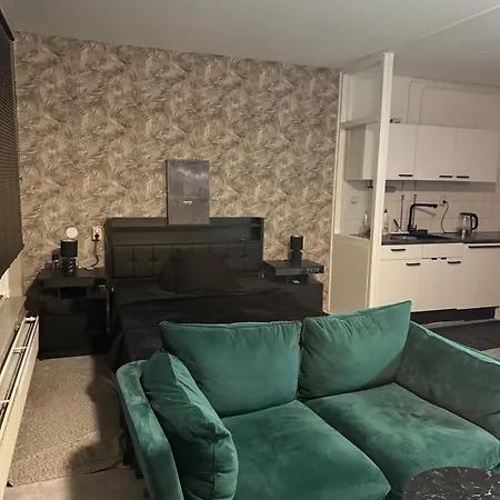 公寓 Stylish Led Balcony Swing Parking By Door