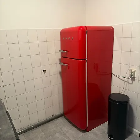 Stylish Led Balcony Swing Parking By Door 公寓 *