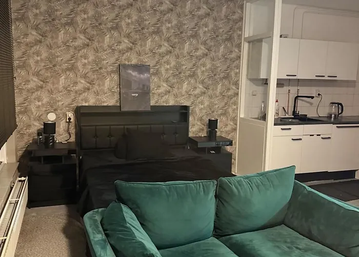 公寓 Stylish Led Balcony Swing Parking By Door